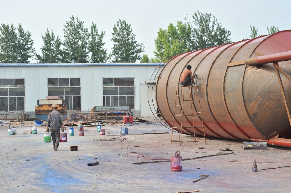 冷板噴涂新選擇：醇酸防銹漆的卓越防護(hù)