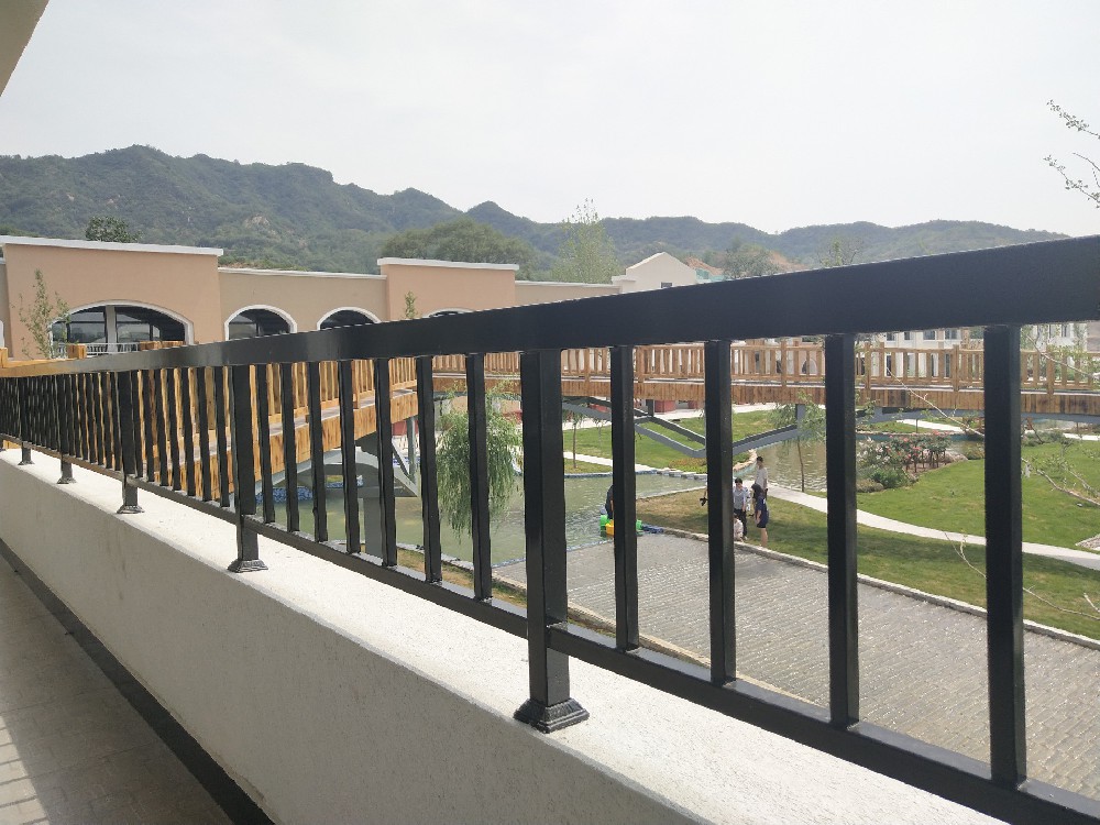 抵御嚴寒挑戰，晨虹醇酸防銹漆守護每一寸表面