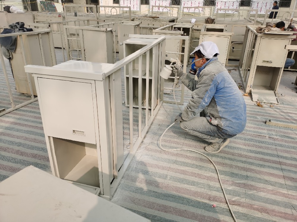 學(xué)校設(shè)施煥新顏：晨虹醇酸改裝汽車漆，打造安全美觀校園環(huán)境